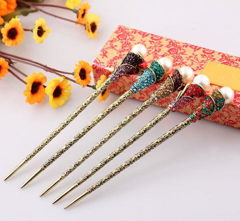 Cultured Pearl Hair Stick: Style HS1